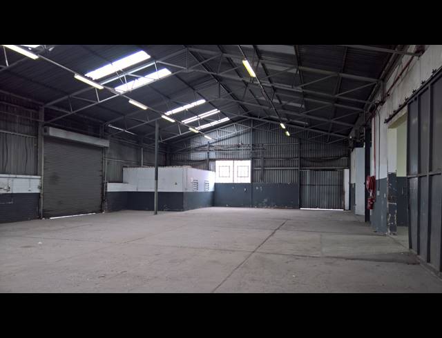 1,915M² WAREHOUSE TO LET IN ISANDO
